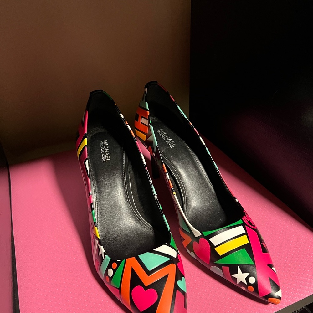 MICHAEL Michael Kors Multicolor Geometric Heels - Picture 3 of 4